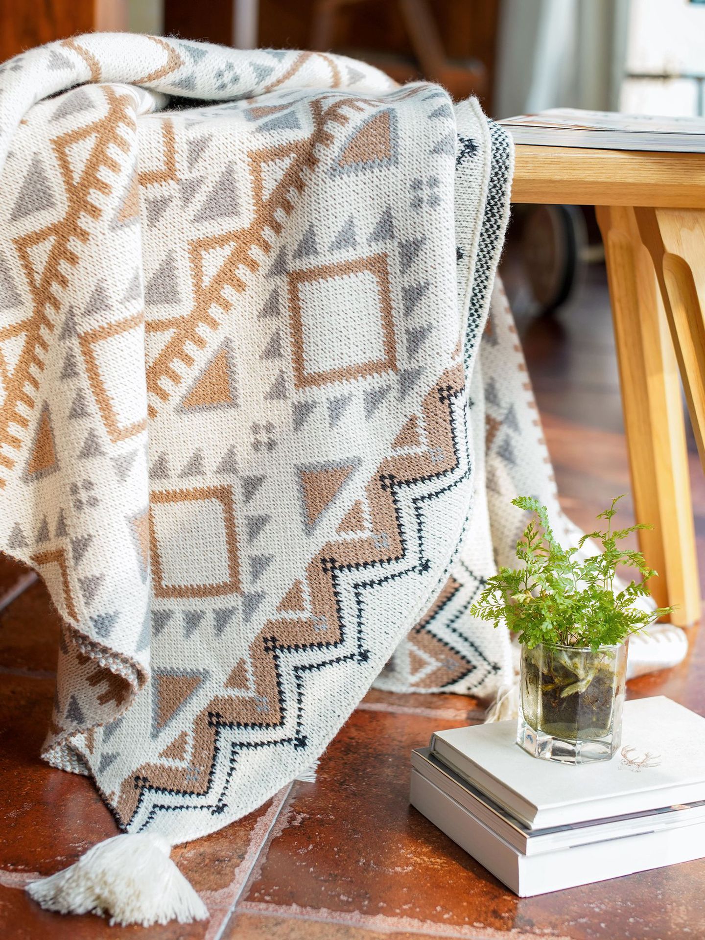 Geometric Boho Blanket with Pillow Set