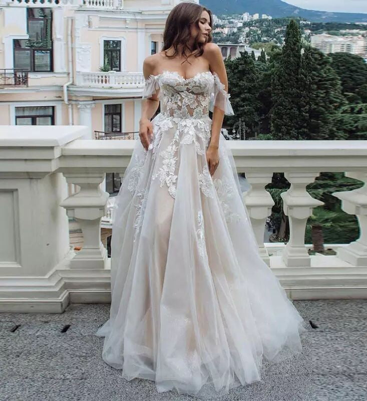 Bohemian Chic Lace Tulle Strapless Wedding Dress
