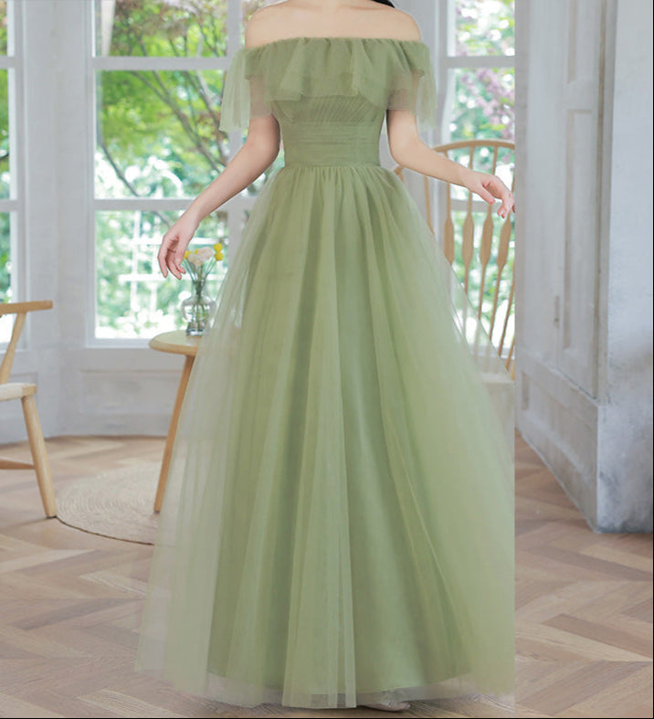 Green Boho Bridesmaid Dress with Tulle Fabric